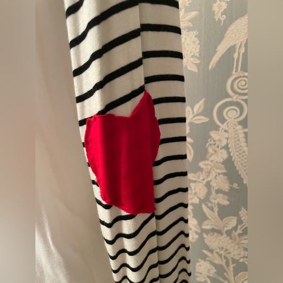 NWOT Shirt Size Small with Hearts on each elbow. ♥️ - Picture 6 of 11